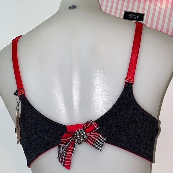 NEW VICTORIA SECRET UNLINED BRA - Picture 2 of 3